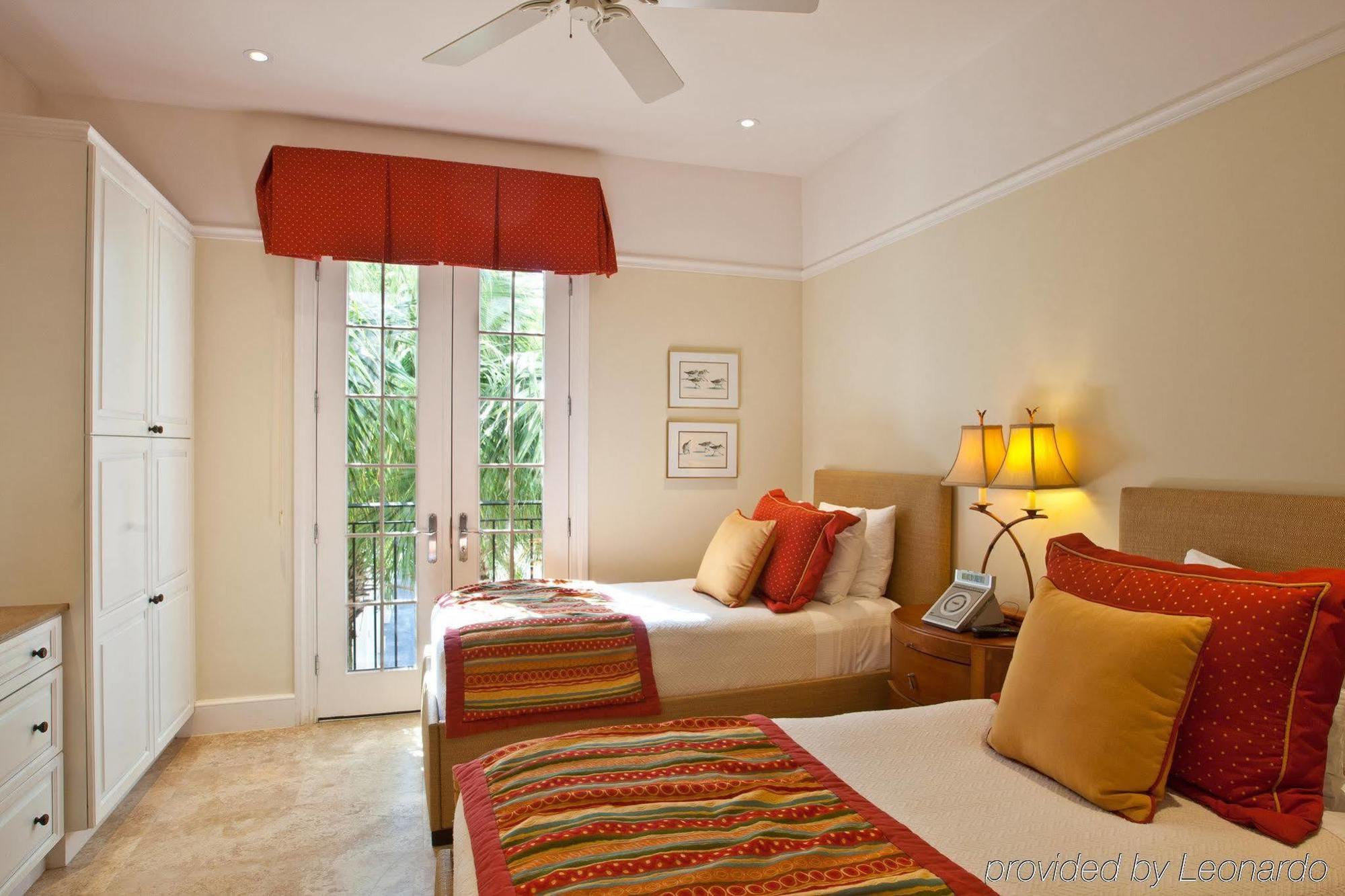 The Regent Grand Hotel Grace Bay Exterior photo